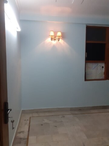Room in 2 BHK Builder Floor at Nirman Vihar – for Sale