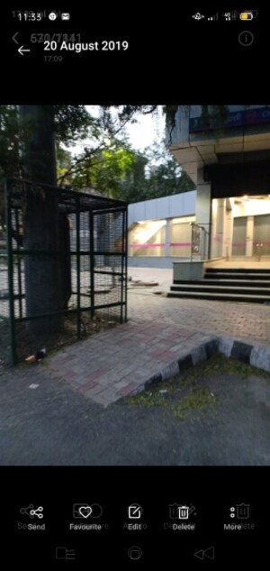 Parking in 2 BHK Builder Floor at Nirman Vihar – for Sale