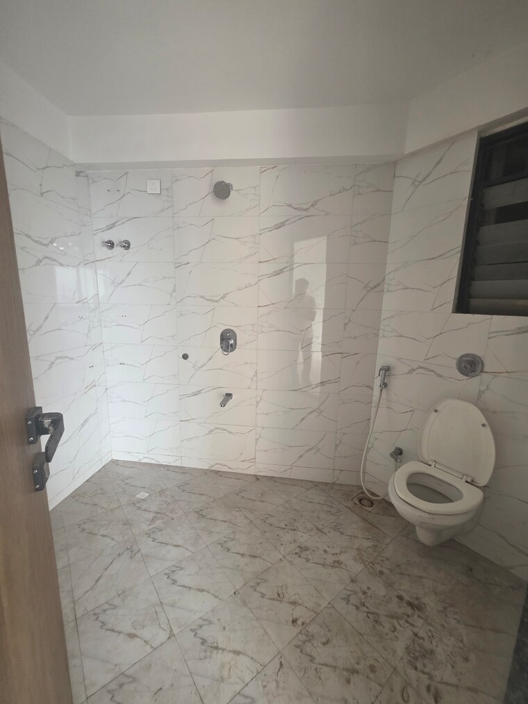 Bathroom, mahalaxmi 2 Bedroom 1600 Sq.Ft. Apartment In Mahalaxmi Mumbai 8438499