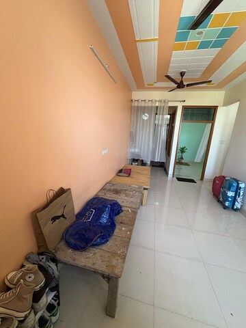 Master Bedroom in 1.5 BHK Independent House at Gomti Nagar – for Rent