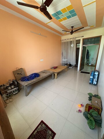 Master Bedroom in 1.5 BHK Independent House at Gomti Nagar – for Rent