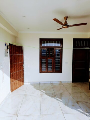 Room in 3 BHK Builder Floor at MVL IPark, Sector 15 – for Rent