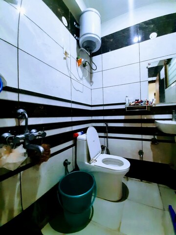Master Bedroom in 3 BHK Builder Floor at MVL IPark, Sector 15 – for Rent