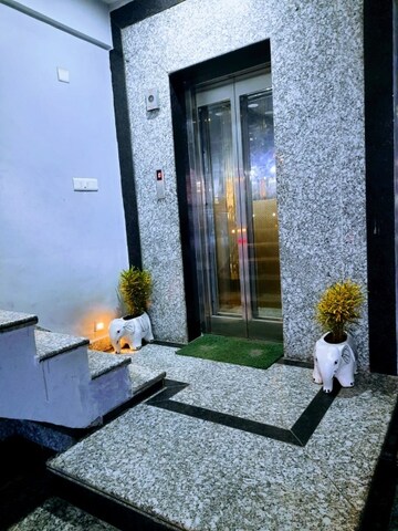 Building Lobby in 3 BHK Builder Floor at MVL IPark, Sector 15 – for Rent