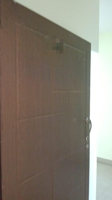 Furnished Amenities in 2.5 BHK Apartment at Gomti Nagar – for Rent
