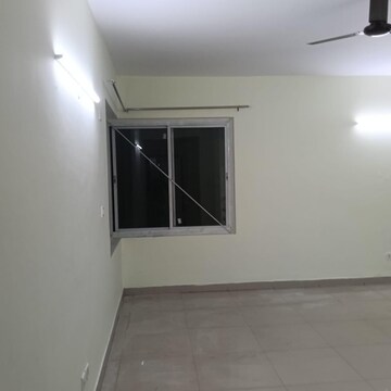Room in 2.5 BHK Apartment at Gomti Nagar – for Rent