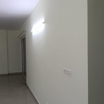 Room in 2.5 BHK Apartment at Gomti Nagar – for Rent