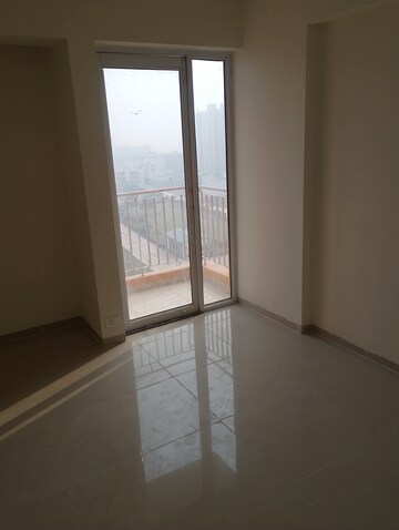 Room in 1 BHK Apartment at Wave Dream Homes, Wave City – for Rent