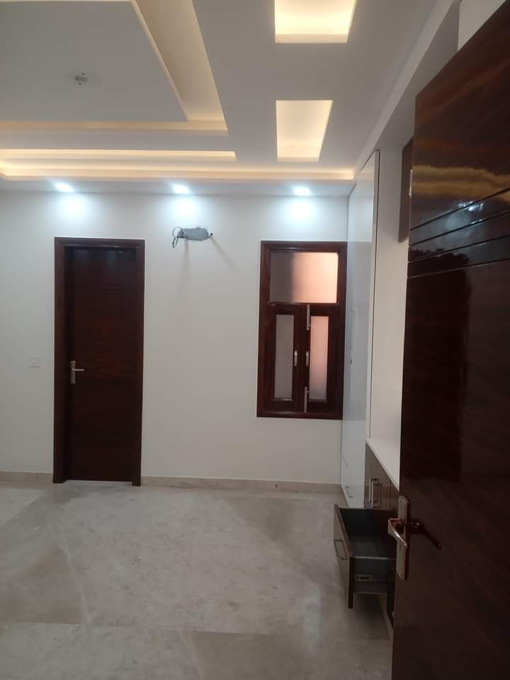 2 BHK + Study Room Apartment For Sale in Aastha Kunj Apartments