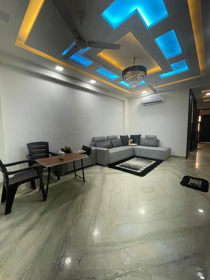 3 BHK + Pooja Room Apartment For Sale in Aastha Kunj Apartments