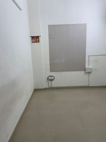 Room in  Office Space at Rustomjee Eaze Zone Mall, Malad West – for Rent