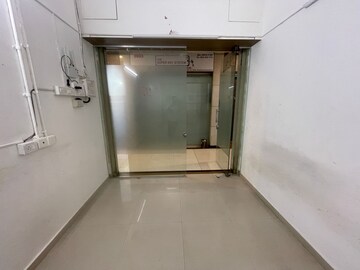 Room in  Office Space at Rustomjee Eaze Zone Mall, Malad West – for Rent