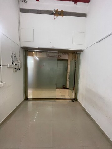 Room in  Office Space at Rustomjee Eaze Zone Mall, Malad West – for Rent