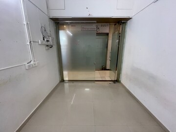 Room in  Office Space at Rustomjee Eaze Zone Mall, Malad West – for Rent