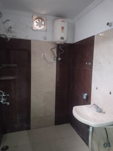 Bathroom in 1.5 BHK Villa at Wazirganj – for Rent