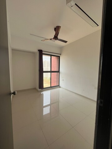 Room in 2 BHK Apartment at Lodha Palava City Lakeshore Greens, Dombivli East – for Rent