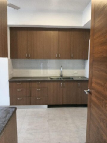 Furnished Amenities in 3 BHK Apartment at M3M Marina, Sector 68 – for Sale
