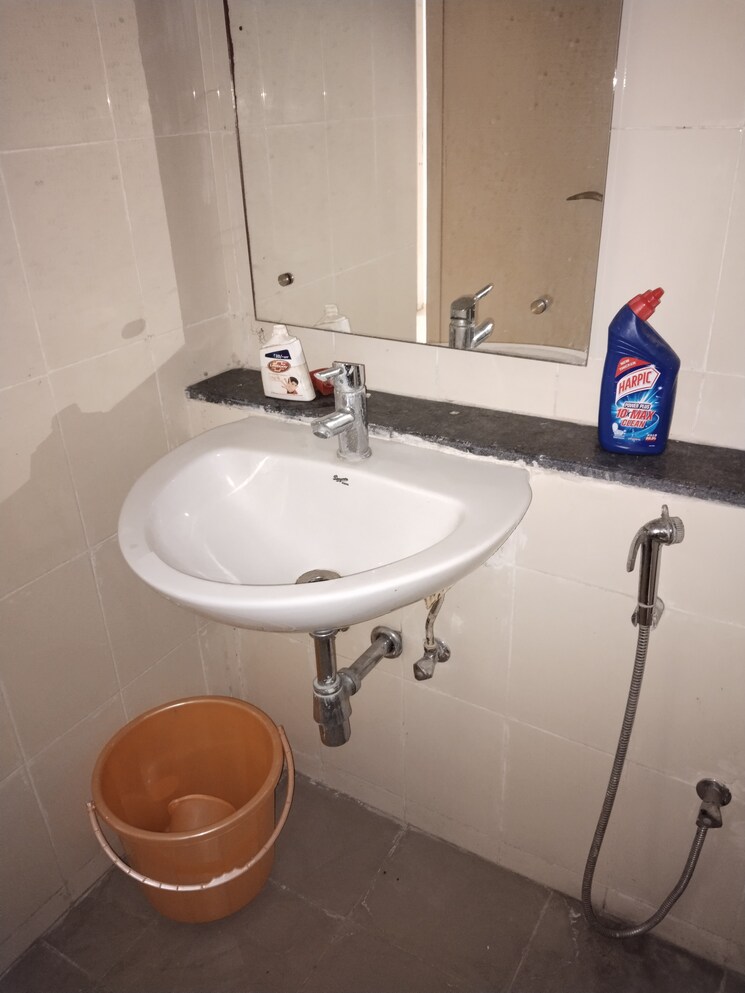 Bathroom, vatika-lifestyle-homes 3 Bedroom 1735 Sq.Ft. Apartment In Sector 83 Gurgaon 8438765