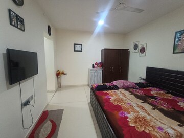 Bedroom in 2 BHK Apartment at Subhash CHS, Chembur – for Rent