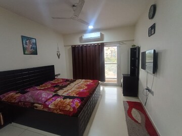 Bedroom in 2 BHK Apartment at Subhash CHS, Chembur – for Rent