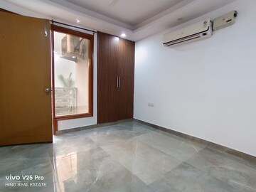 Room in 4 BHK Apartment at Vasant Kunj – for Sale