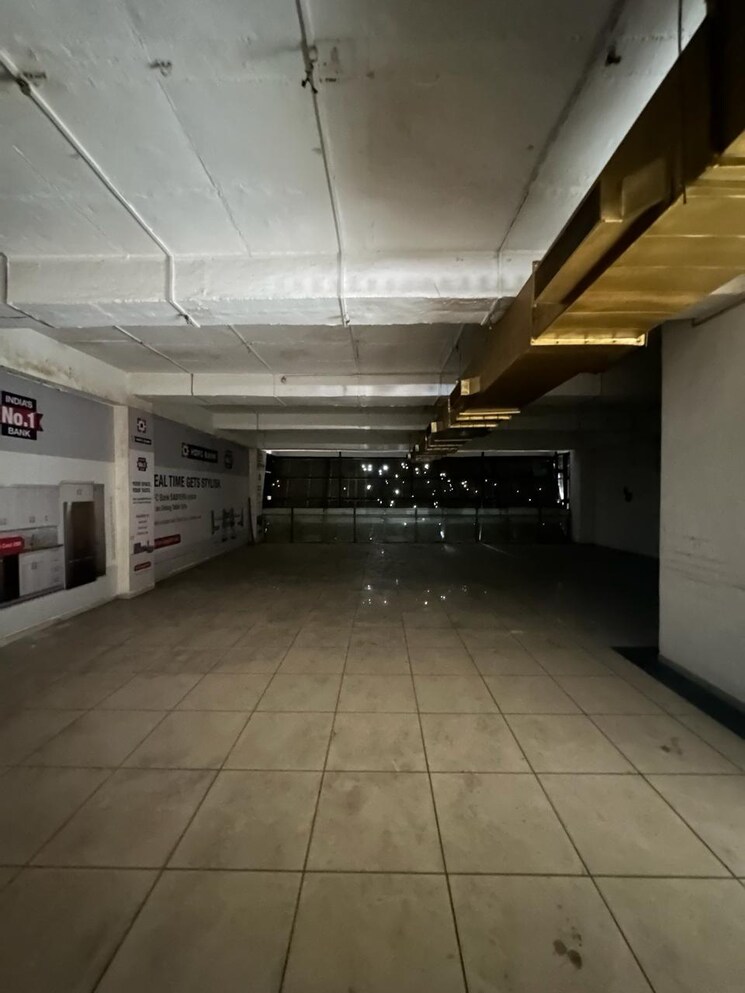  Parking, one-platinum Commercial Showroom 6000 Sq.Ft. In Cbd Belapur Sector 15 Navi Mumbai 8438810