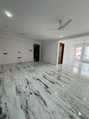 Room in 3 BHK Apartment at M3M Atrium, Sector 57 – for Rent