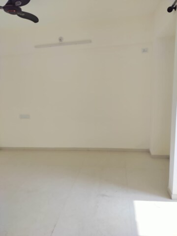 Room in 3 BHK Apartment at Blue 27th Avenue, Bavdhan – for Rent