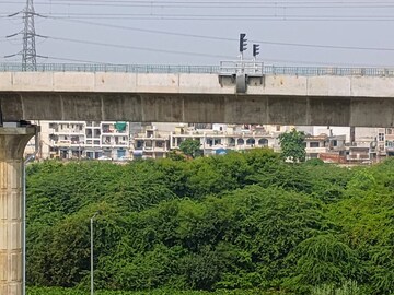  Shop – Exterior View View at New Ashok Nagar - for Rent