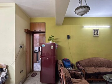 Living Room in 2 BHK Apartment at Prince Anwar Shah Road – for Rent