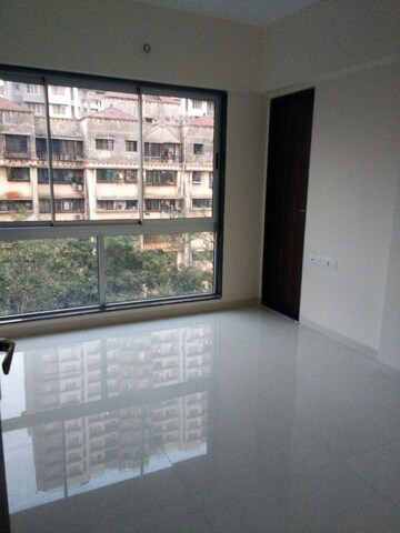 Room in 1 BHK Apartment at New Mahada Colony, Goregaon East – for Rent