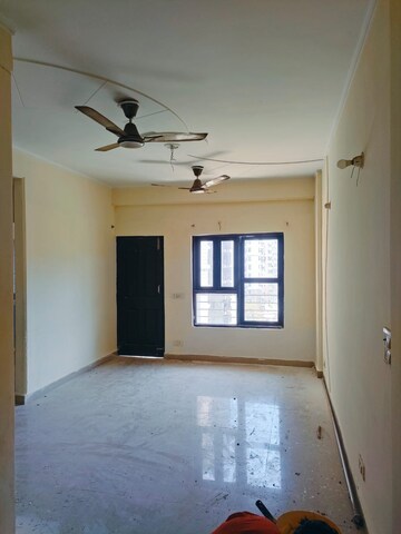 Room in 2 BHK Apartment at Proview Officer City, Raj Nagar Extension – for Rent