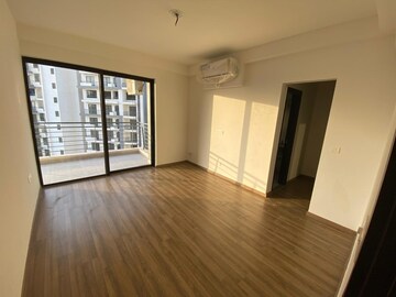 Room in 3.5 BHK Apartment at Godrej Icon, Sector 88a – for Rent