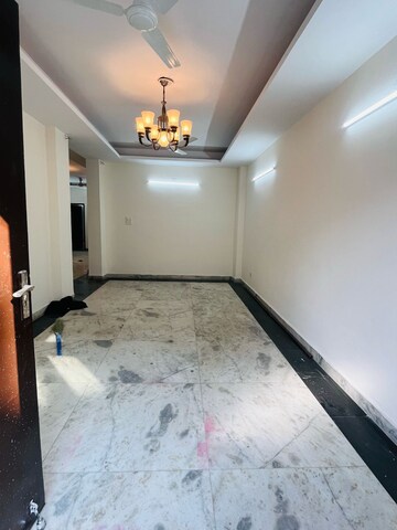 Room in 3 BHK Builder Floor at Saket – for Rent