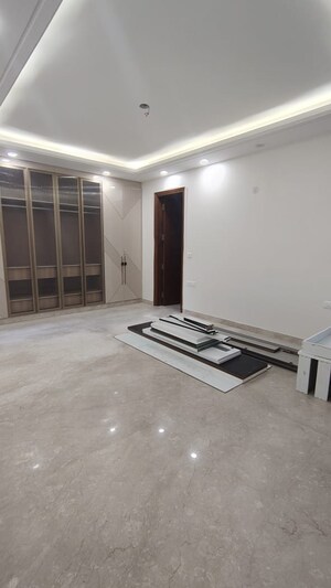 Room in 4 BHK Builder Floor at Saket – for Sale