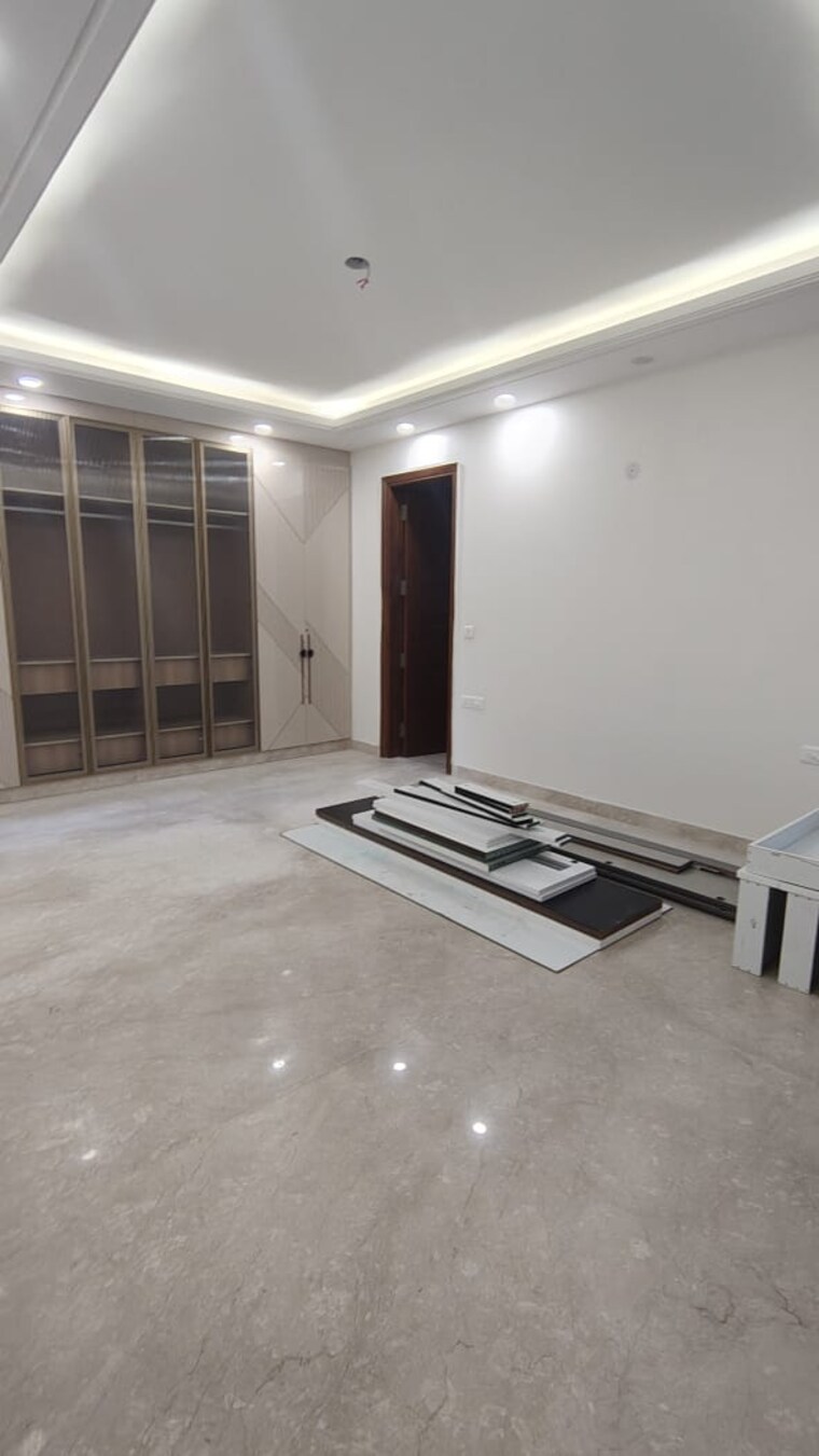 Room, saket 4 Bedroom 400 Sq.Yd. Builder Floor In Saket Delhi 8439190