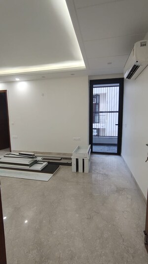 Room in 4 BHK Builder Floor at Saket – for Sale