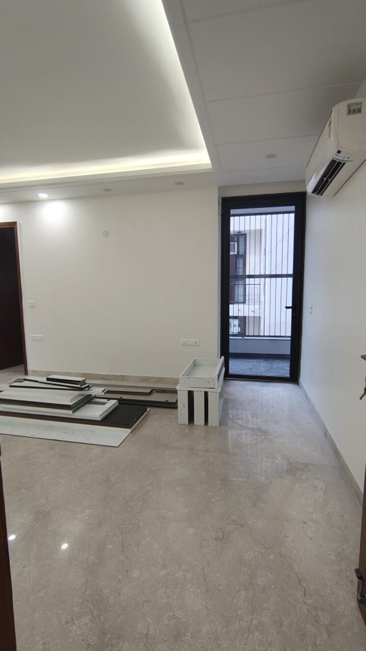 Room, saket 4 Bedroom 400 Sq.Yd. Builder Floor In Saket Delhi 8439190