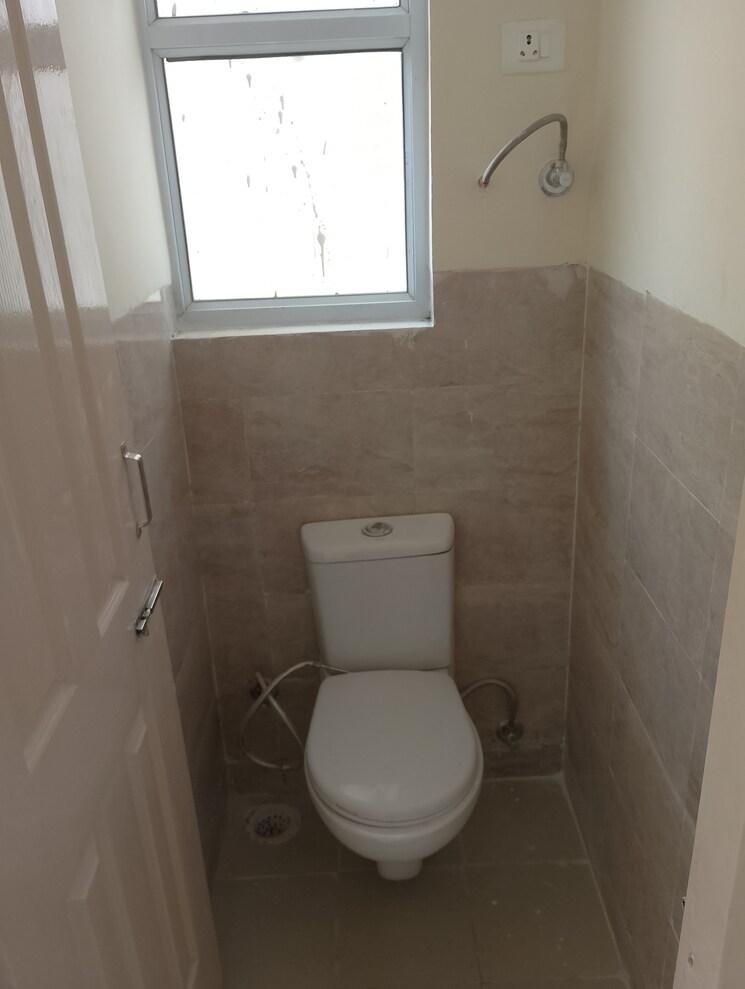 Bathroom, wave-dream-homes 1 Bedroom 578 Sq.Ft. Apartment In Wave City Ghaziabad 8439239