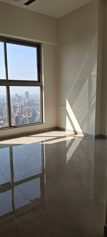 Room in 2 BHK Apartment at Sheth Irene, Malad West – for Rent