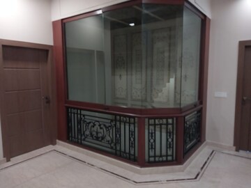 Bedroom in 2 BHK Builder Floor at Sector 72 – for Rent