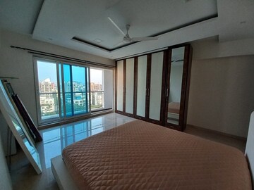Bedroom in 3 BHK Apartment at Bandra West – for Rent