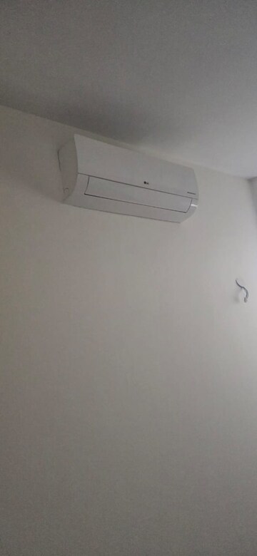 Room in 3 BHK Apartment at Puri Anand Villas Phase II, Sector 81 – for Rent