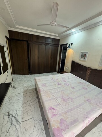 Bedroom in 3 BHK Apartment at Bandra West – for Rent