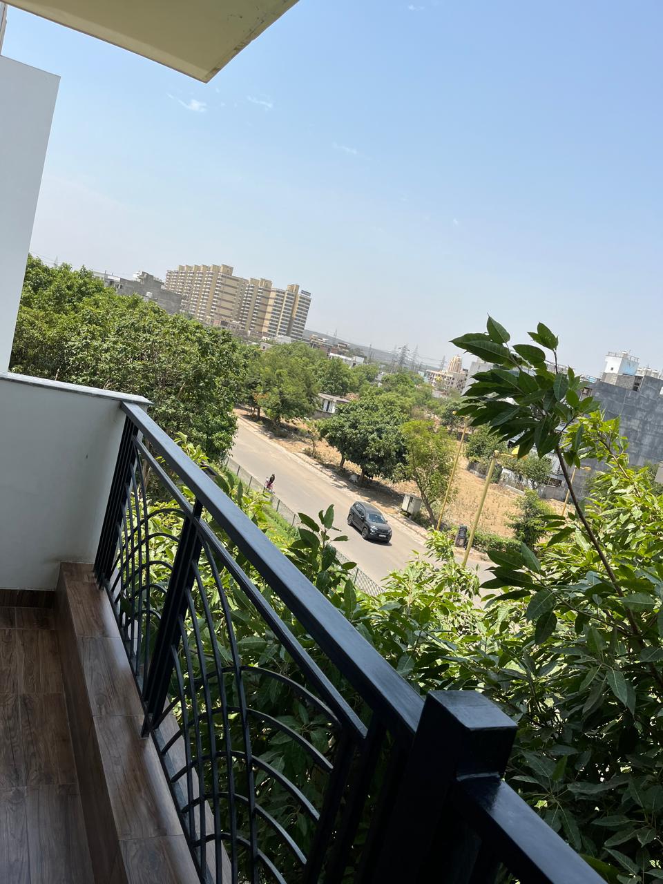 3.5 BHK + Servant Room 270 Sq.Yd. Apartment in DLF The Grove