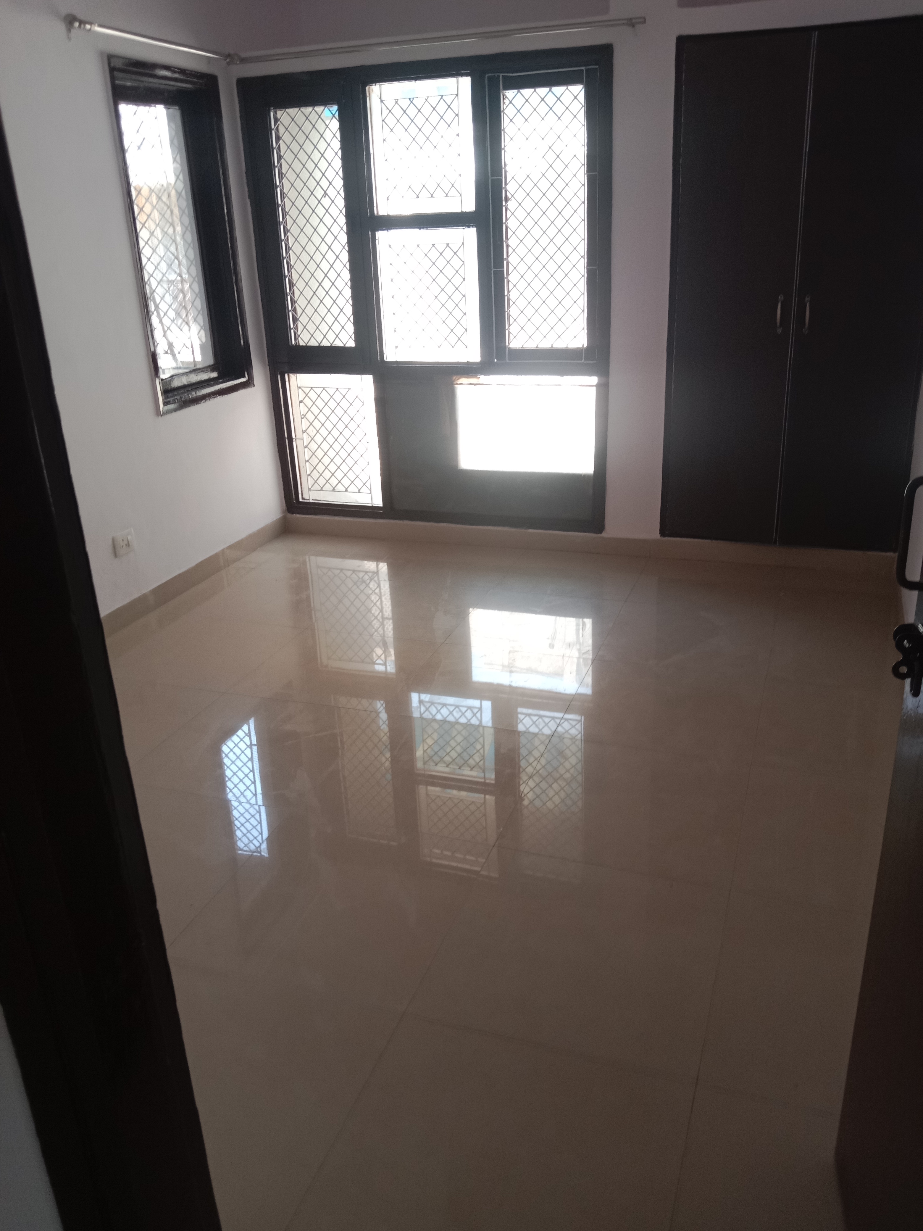 3 BHK + Pooja Room Apartment For Sale in Rohini Sec13