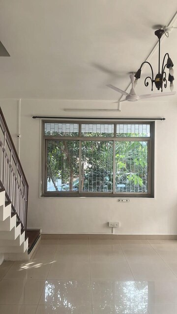 Room in 4 BHK Villa at Basant Garden – for Rent
