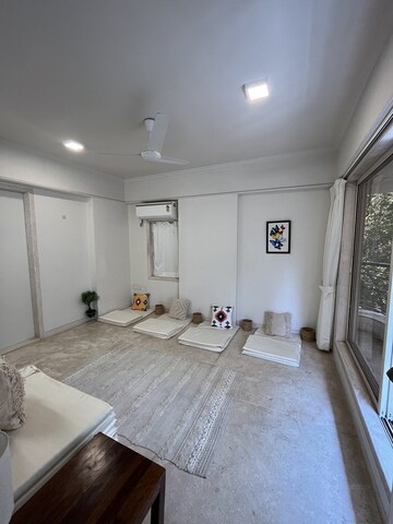 Living Room in 3 BHK Apartment at Santacruz West – for Rent