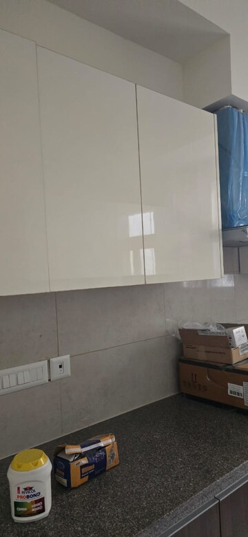 Furnished Amenities in 3.5 BHK Builder Floor at Puri Pratham, Sector 84 – for Rent