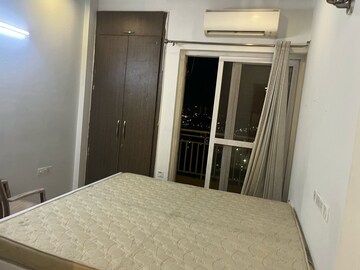 Room in 2 BHK Apartment at Antriksh Golf View, Sector 78 – for Rent